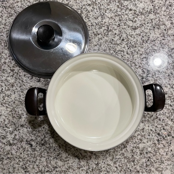 Vintage Sanko Ware Double-Handled Enameled Pot - Picture 3 of 5